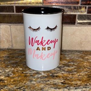 Adrienne Vittadini Makeup Brush Holder (1)